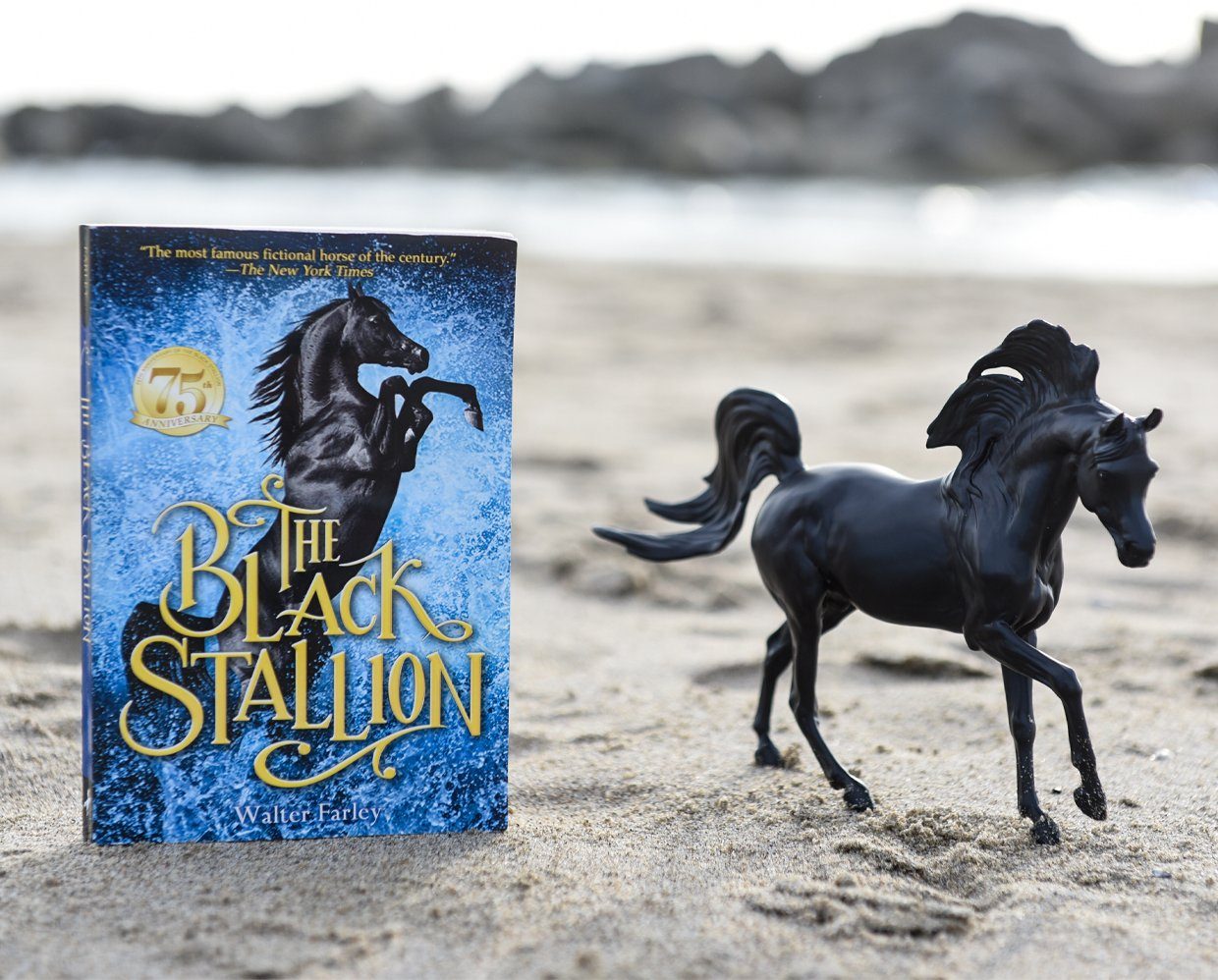 Breyer, Breyer The Black Stallion Horse & Book Action Figure Set